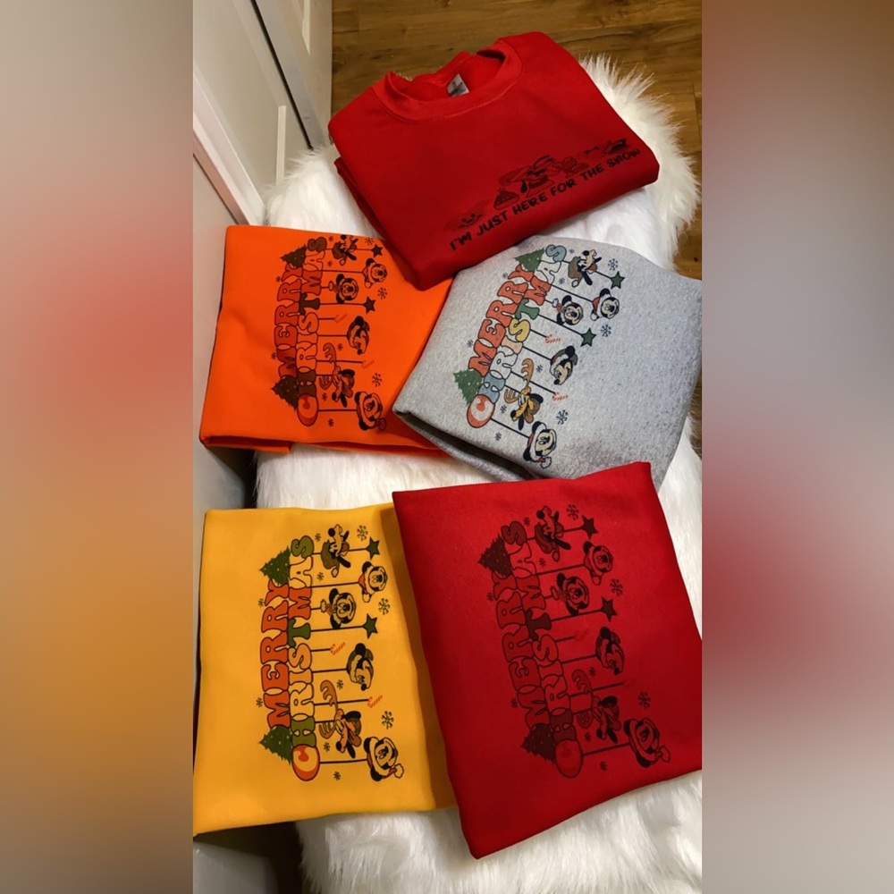 ✨🛍️ READY TO ORDER📍Unisex Christmas Sweatshirts.
